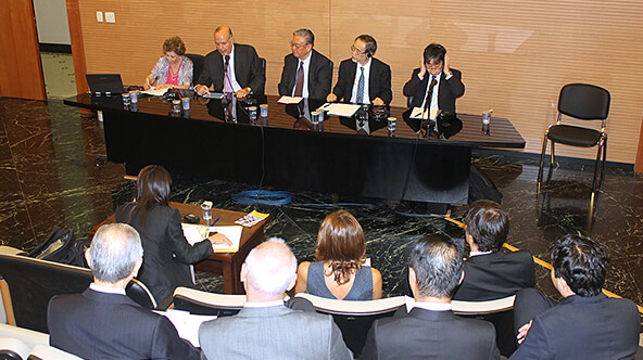 The Mitsui Foundation sponsored a symposium on international law at USP - 2014